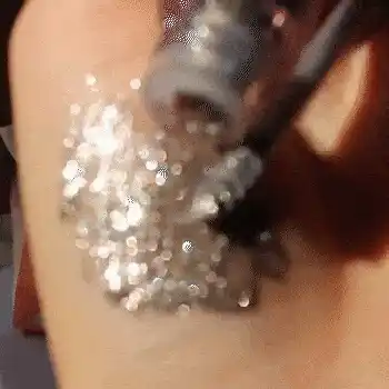 Glitter lash topcoat
